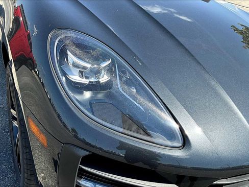 Used 2021 Porsche Macan image 27