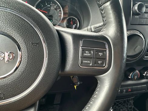 Used 2015 Jeep Wrangler Sport w/ Quick Order Package 24S AWD/4WD image 32