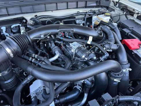 New 2025 Ford Bronco Raptor image 31