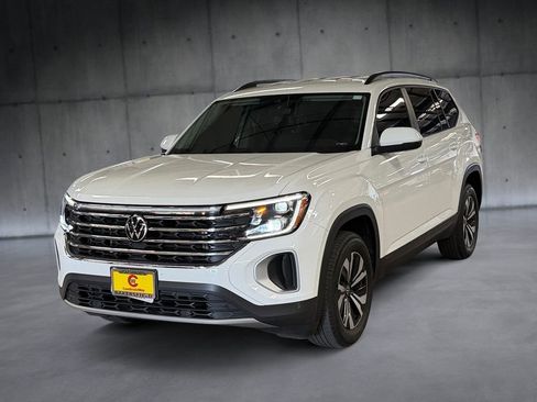 Used 2024 Volkswagen Atlas SE image 1
