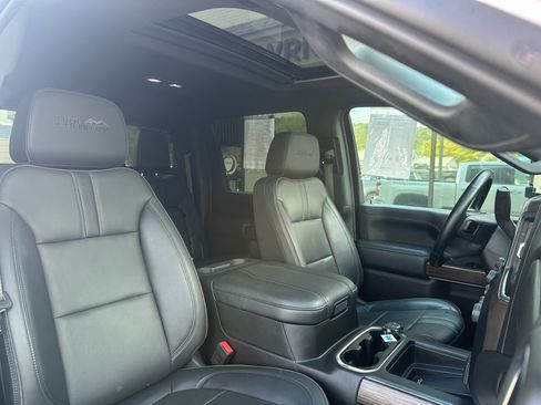 Used 2023 Chevrolet Silverado 2500 High Country w/ Z71 Off-Road Package image 18