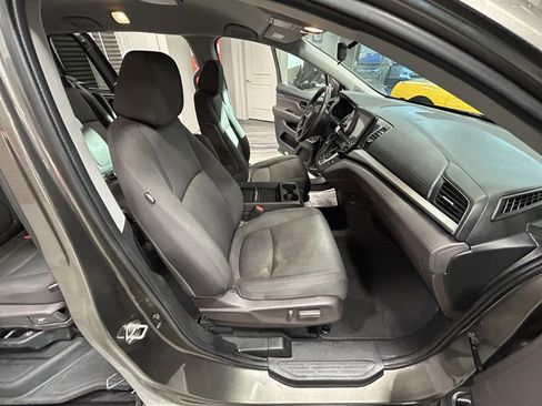 Used 2019 Honda Odyssey EX image 40
