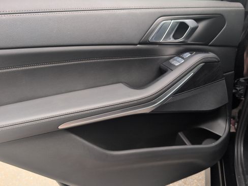 Used 2022 BMW X7 xDrive40i w/ M Sport Package image 36