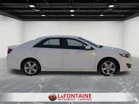 Used 2013 Toyota Camry SE image 6