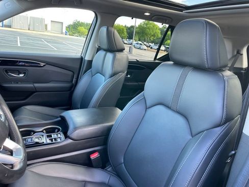 Certified 2025 Honda Pilot Touring image 26