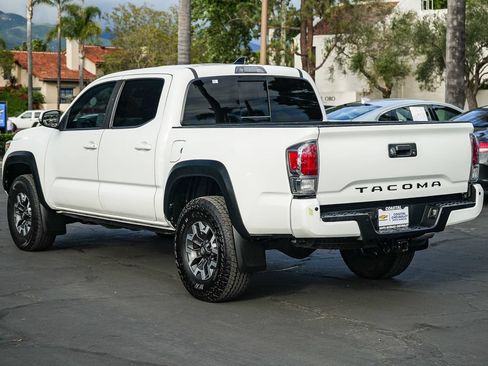 Used 2021 Toyota Tacoma TRD Off-Road w/ Technology Package AWD/4WD image 4
