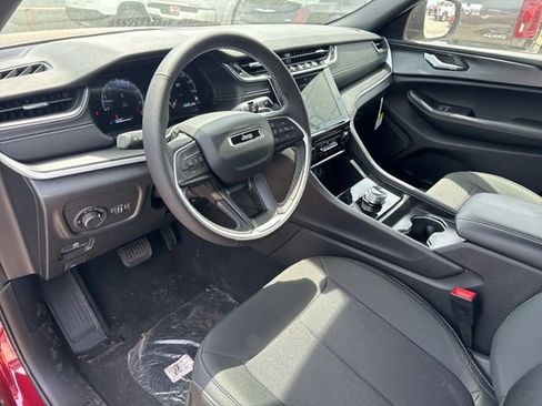 New 2025 Jeep Grand Cherokee L Laredo AWD/4WD image 14