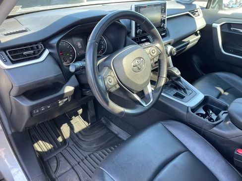 Used 2020 Toyota RAV4 XLE Premium image 20