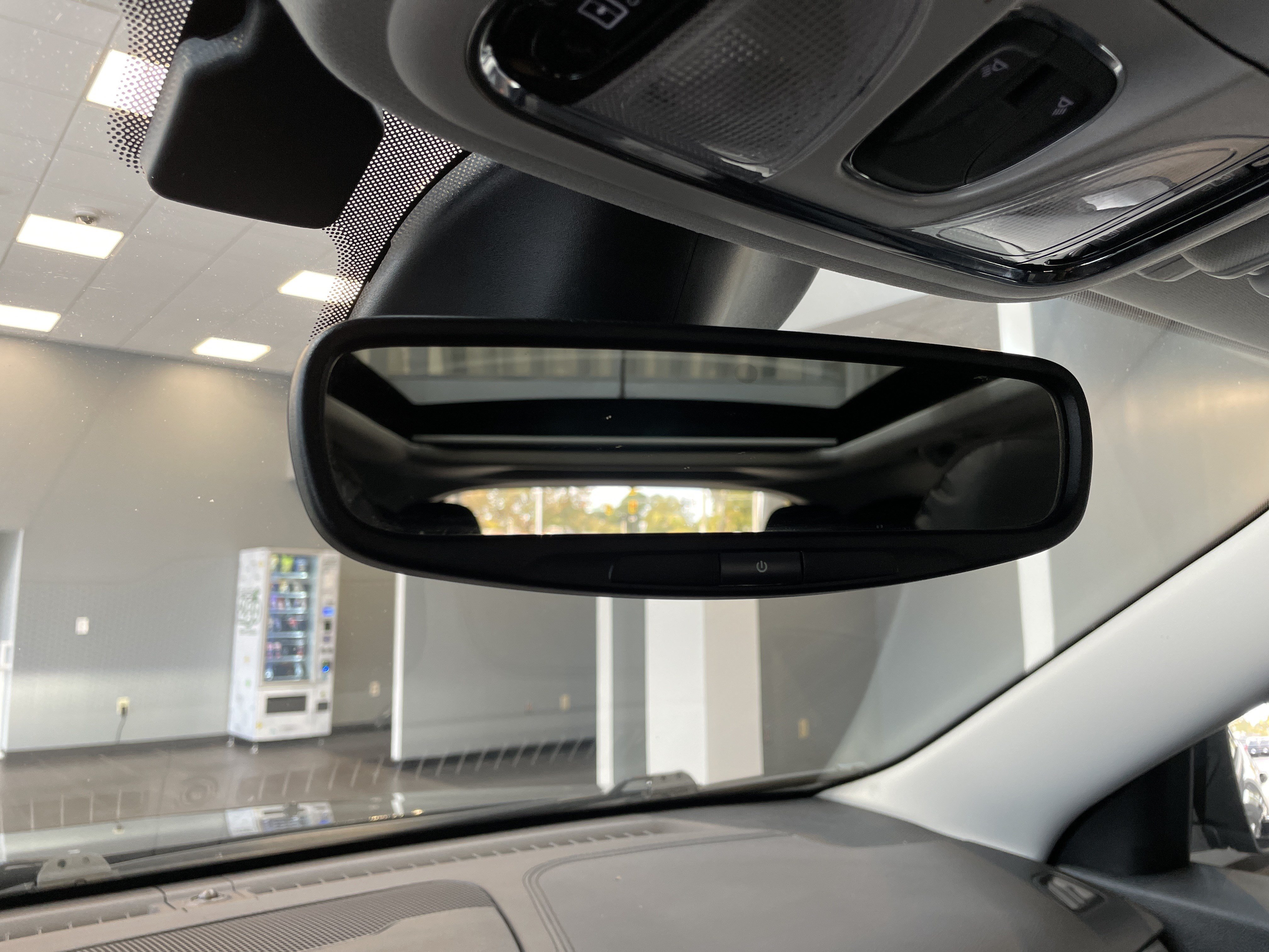 Used 2022 Jeep Cherokee Latitude Lux w/ Sun & Sound Group FWD image 33