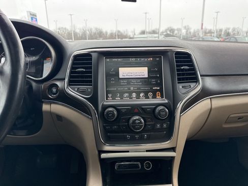 Used 2015 Jeep Grand Cherokee Limited w/ Luxury Group II image 14