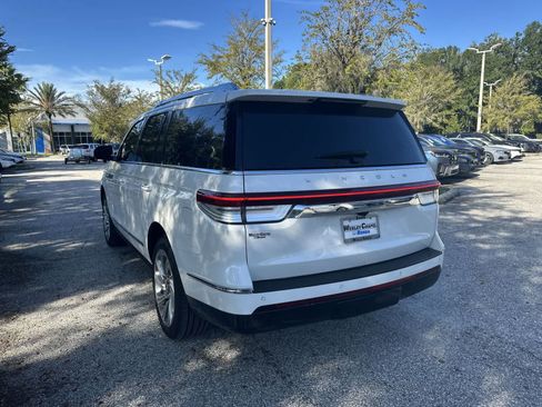 Used 2024 Lincoln Navigator Reserve AWD/4WD image 4