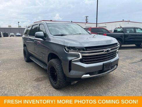 Used 2022 Chevrolet Suburban LT w/ LT Signature Package AWD/4WD image 1
