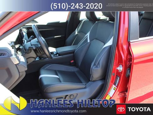 Used 2025 Toyota Camry SE FWD image 12