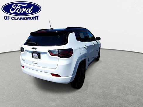 Used 2024 Jeep Compass Limited w/ High Altitude Package AWD/4WD image 7
