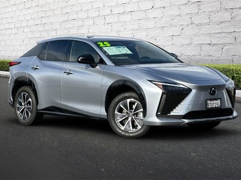Used 2025 Lexus RZ 300e image 2