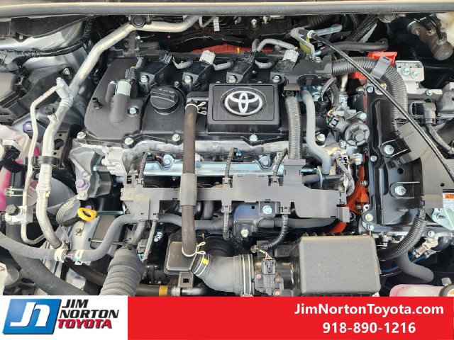 Used 2025 Toyota Corolla SE w/ SE Premium Package FWD image 32