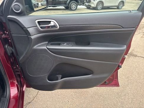 Used 2018 Jeep Grand Cherokee Altitude image 14