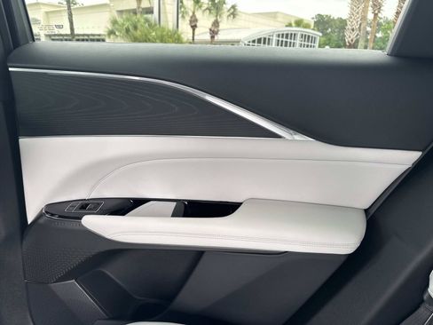 Used 2024 Cadillac Lyriq Luxury RWD image 4