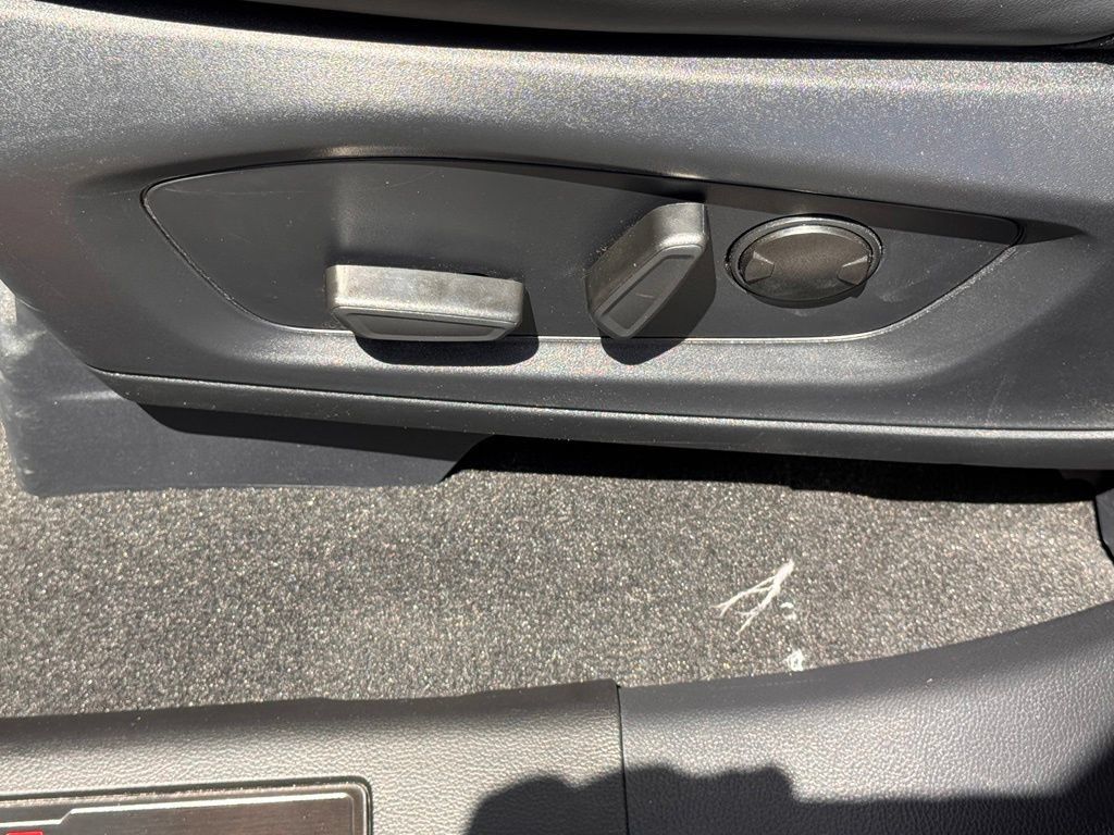 Used 2026 Ford Explorer ST RWD image 18