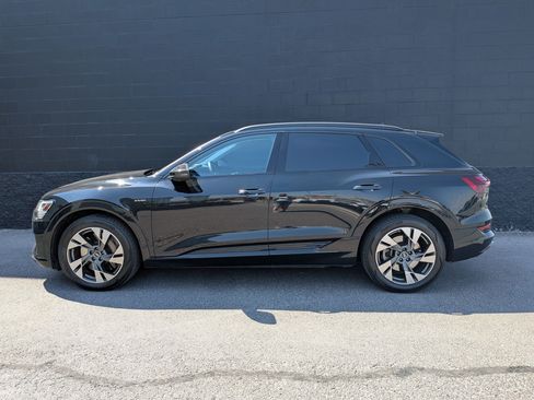 Used 2023 Audi e-tron Premium AWD/4WD image 8