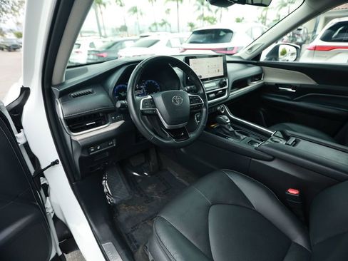 Used 2024 Toyota Grand Highlander FWD image 14