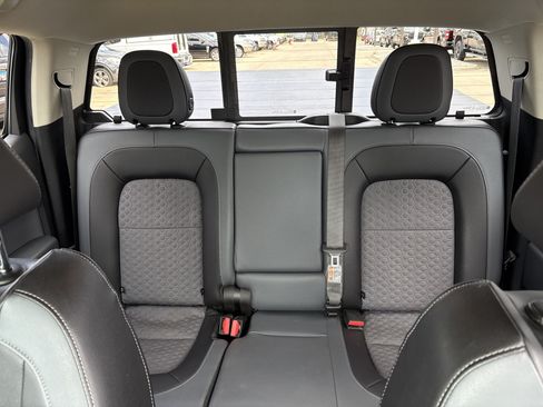 Used 2017 Chevrolet Colorado Z71 AWD/4WD image 16