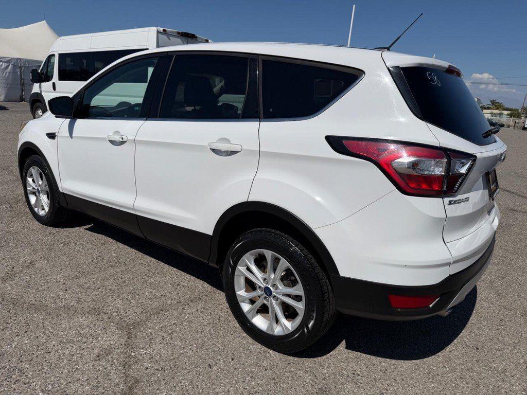 Used 2017 Ford Escape SE AWD/4WD image 9