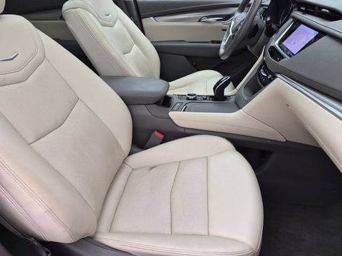 Certified 2023 Cadillac XT5 Premium Luxury AWD/4WD image 27