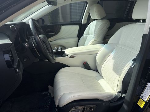 Certified 2022 Lexus LS 500 RWD image 16