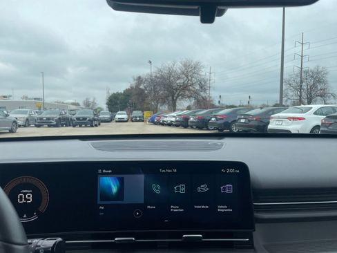 Used 2025 Hyundai Kona SEL image 18