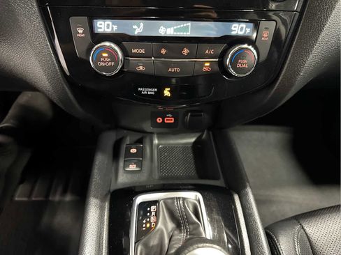 Used 2022 Nissan Rogue Sport SL image 19