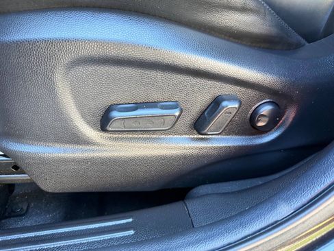 Used 2016 Kia Soul ! w/ Premium Package FWD image 8