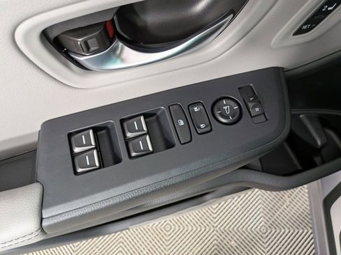 New 2025 Honda Pilot EX-L image 14