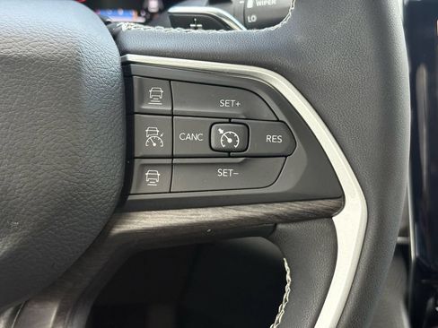 Used 2023 Jeep Grand Cherokee 4WD 4xe w/ Luxury Tech Group II image 23