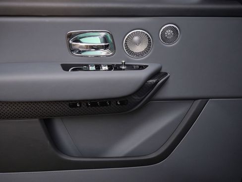 Used 2026 Rolls-Royce Cullinan Black Badge image 11