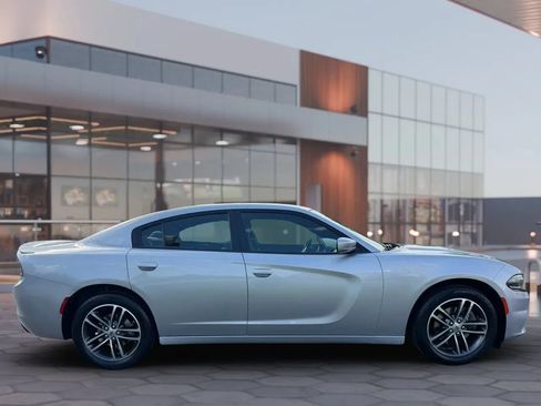 Used 2019 Dodge Charger SXT AWD/4WD image 4