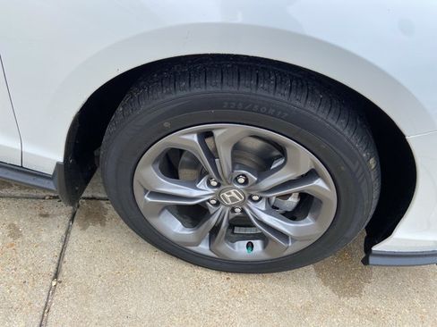 Used 2023 Honda Accord EX image 32