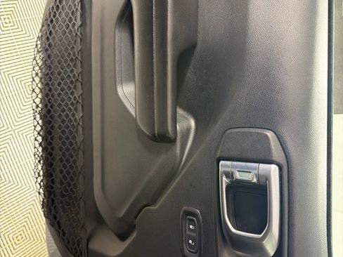 Used 2018 Jeep Wrangler Unlimited Sport S AWD/4WD image 11