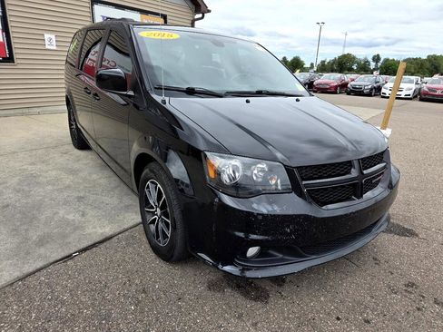 Used 2018 Dodge Grand Caravan GT image 3