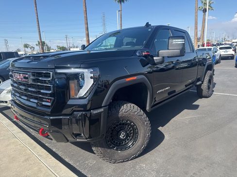 Certified 2025 GMC Sierra 2500 AT4 w/ AT4 Premium Plus Package AWD/4WD image 2