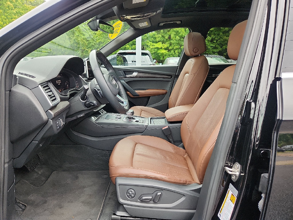 Used 2020 Audi Q5 Premium w/ Premium Plus Package AWD/4WD image 18