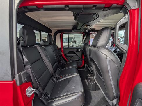 Used 2020 Jeep Gladiator Overland image 11