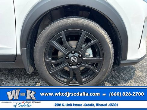Used 2024 Nissan Kicks SR w/ SR Premium Package FWD image 5