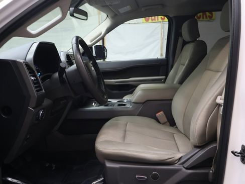 Used 2019 Ford Expedition XLT image 20