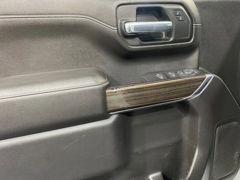 Used 2021 Chevrolet Silverado 1500 LT image 12