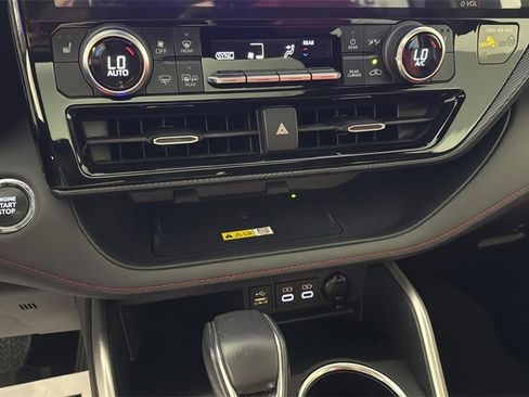 Used 2023 Toyota Highlander XSE image 21