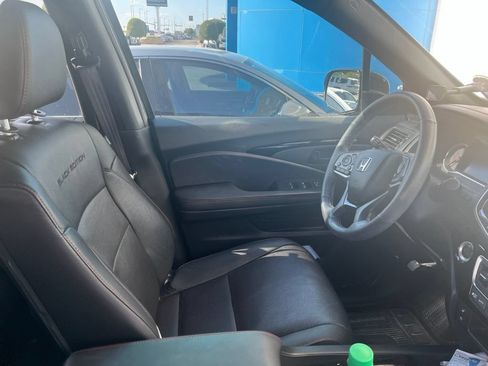 Used 2024 Honda Passport Black Edition image 4