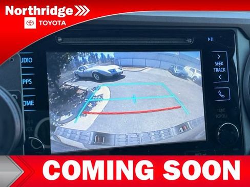 Used 2017 Toyota Tacoma TRD Off-Road w/ Premium & Technology Package AWD/4WD image 9