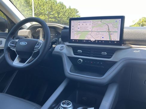 New 2026 Ford Explorer Active w/ Active Comfort Package AWD/4WD image 3