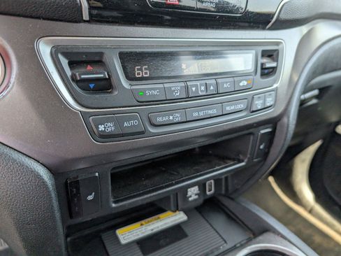 Used 2021 Honda Pilot Special Edition image 18